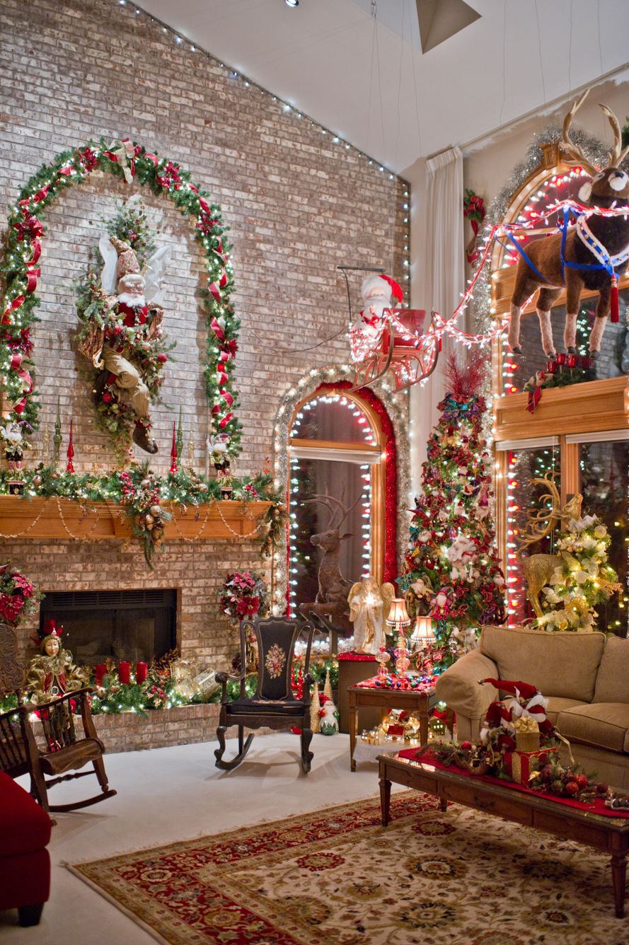 Shalynne Imaging Christmas House