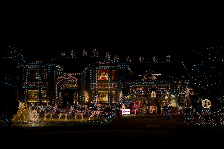Shalynne Imaging Christmas House