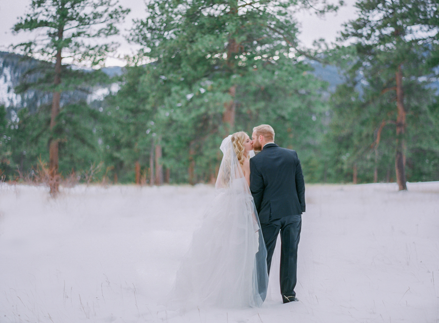 Della Terra Winter Weddingwww.shannonvoneschen.com